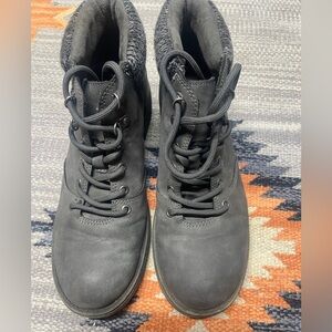 Womens Rocket Dog boots 8.5